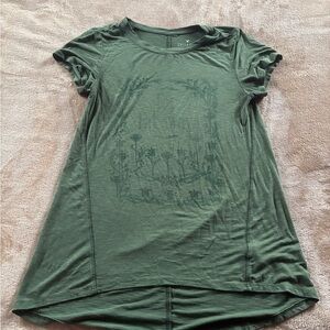 American Eagle Outfitters Forest Green Graphic Tee